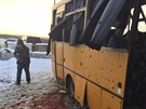Na východ Ukrajiny zahynulo nejmén deset lidí v autobusu, který utrpl pímý...