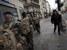 Francouztí vojáci v ulicích Paíe (14. ledna 2015)