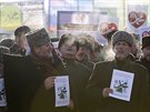 Statisícová demonstrace v eenské metropoli Groznyj proti novému vydání...