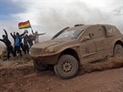 Pro tyhle malé fanouky s bolívijskou vlajkou je Rallye Dakar velkým svátkem.