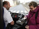 Radní pro dopravu Ústeckého kraje Jaroslav Komínek jezdil 15. ledna 2015 na...