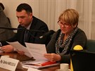Místo Alee Jelínka (vlevo) se do funkce starostky vrátila Zdeka Hamousová z...
