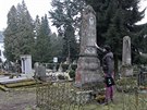Poniené hroby nmeckých obyvatel na jihlavském Ústedním hbitov.