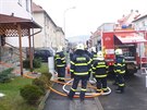 Ti jednotky hasi zasahovaly v Zábehu pi poáru bytu v jednom z místních...