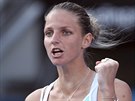 Karolína Plíková se bhem semifinále turnaje v Sydney raduje z povedeného...