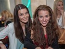 Finalistky soute eská Miss 2015 Nikol vantnerová a Marie Kumberová