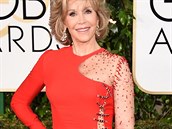 Herečka Jane Fonda si na předávání Zlatých glóbů oblékla přiléhavé rudé šaty s...