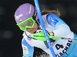 rka Strachov na trati slalomu ve Flachau.