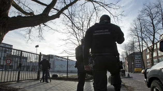 Policie v Nizozemsku ste idovsk koly (16. ledna 2015).