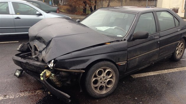 V B�chovic�ch se srazilo auto m�stsk� policie s osobn�m autem.