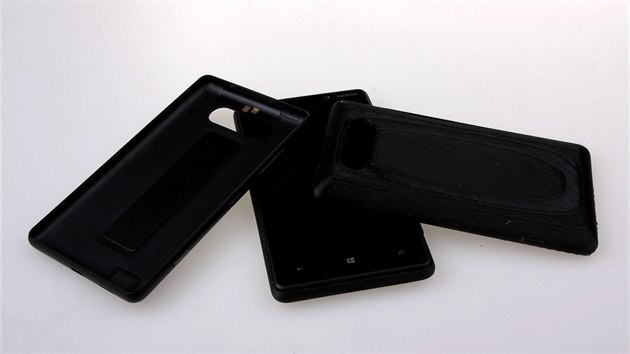 Pohled na vytitn kryt u Nokia Lumia 820