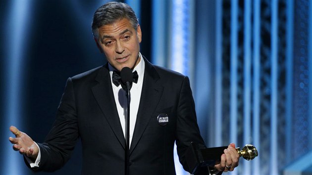 George Clooney přebírá  cenu na 72. ročníku Zlatých globů ...