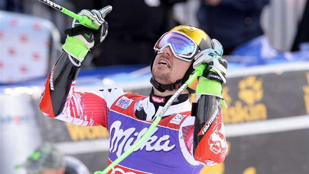 Marcel Hirscher slav triumf v obm slalomu v Adelbodenu.