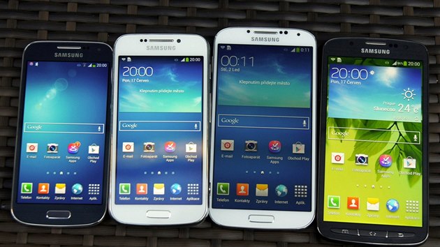 Zleva: Samsung Galaxy S4 mini, Galaxy S4 zoom, Galaxy S4 a Galaxy S4 Active