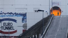 Zastavení dopravy v Eurotunelu kvli poáru dodávky. (17. ledna 2015)