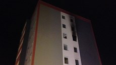 Po�ár v panelovém dom� ve Slaném. (18. ledna 2015)