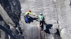 V n�kterých pasá�ích byla st�na hladká jako pokojová. P�esto ji dobrodruzi...
