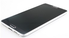 Samsung Galaxy Note 3 vypadá ve skutenosti jet o mnoho lépe a ostudu rozhodn dlat nebude.
