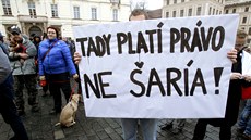 Manifestace proti islámu před Pražským hradem (16. ledna 2015 )