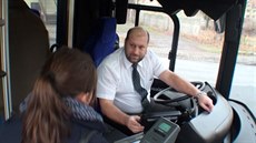 Radní ídí autobus