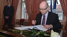 Pedseda vlády Bohuslav Sobotka 12. ledna na francouzském velvyslanectví v...