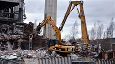 Bagry nií pozstatky areálu uranového dolu u Stráe pod Ralskem.