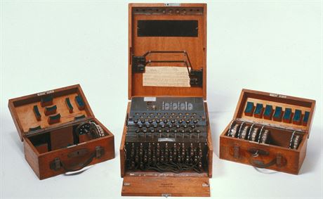 ifrovac stroj Enigma.