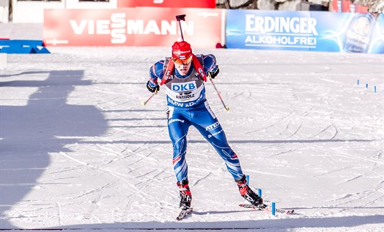 Michal lesingr maká pi sprintu v italské Anterselv. Nedailo se mu vak na...