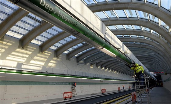Kolaudace nového úseku metra linky A. Na snímku stanice Nemocnice Motol