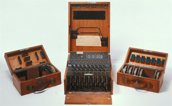 Šifrovací stroj Enigma.
