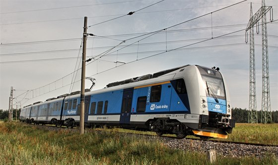 Třívozová jednotka RegioPanter na kolejích VUŽ