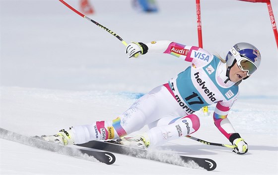 Lindsey Vonnová na trati superobího slalomu ve Svatém Moici.