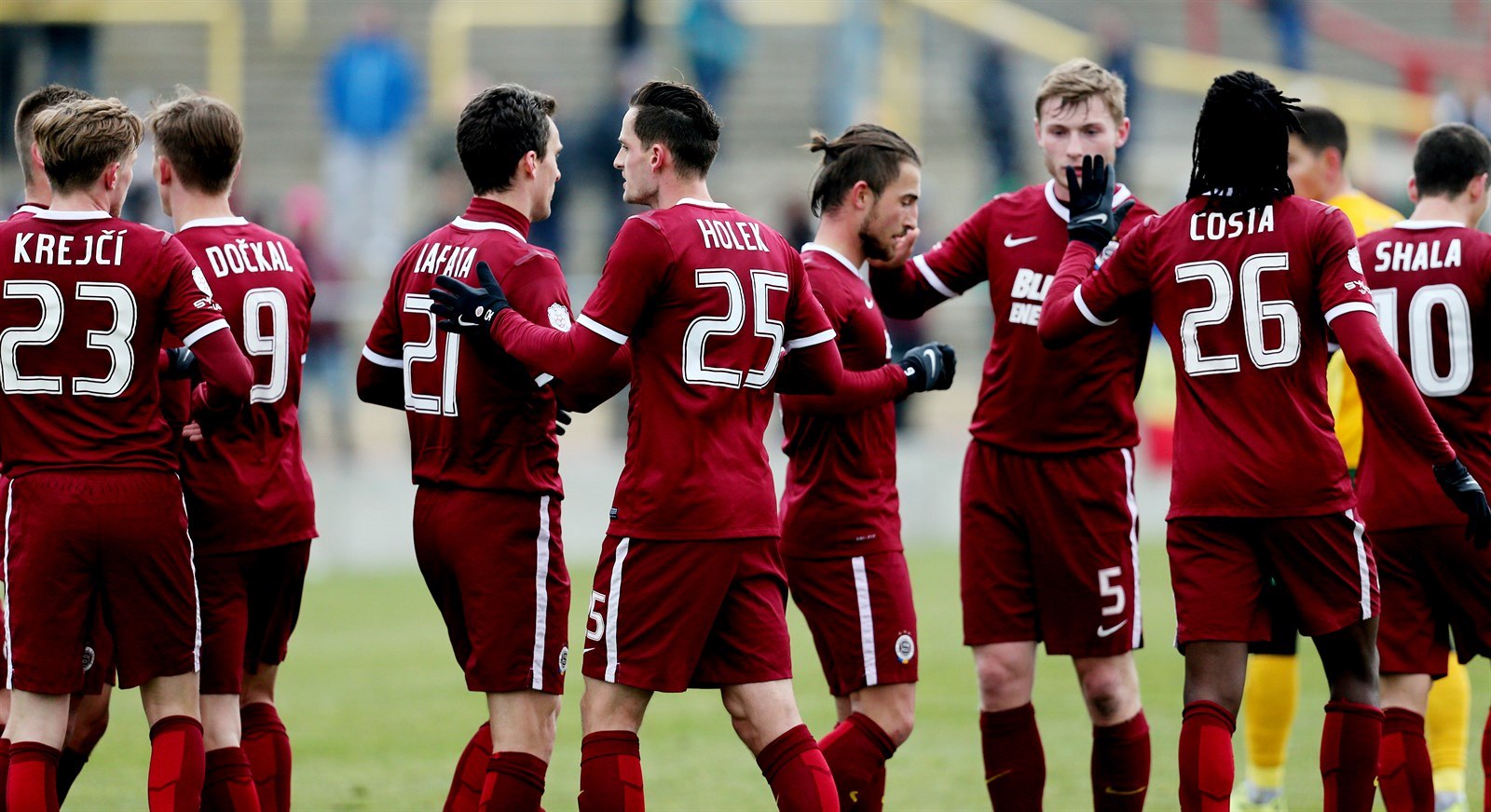 Fotbalisté Sparty b�hem p�ípravného utkání se �ilinou.