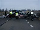 Dopravní nehoda na silnici I/3 u Veselí nad Lunicí.