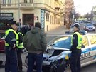 Policie havarovala v centru Prahy