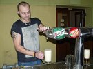 Zdenk Vacek ml. v broumovské Stelnici toil poslední pivo na dotoné...