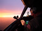 Podplukovník Matthew Yaun pi cviném letu C-17 Globemaster III