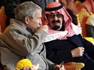 Americký prezident George W. Bush popíjí aj se saúdskoarabským králem...