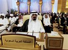 Saúdskoarabský král Abdalláh zahajuje zasedání Arabského summitu v Dauhá.