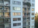 Ve výkových budovách v Sydney bydlí v jednom byt o dvou lonicích 10 a 12...