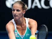 esk tenistka Karolna Plkov v zpase 3. kola Australian Open s Jekatrinou...