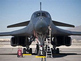 Pedletová prohlídka na B-1B Lancer bhem cviení Green Flag-West (18.listopadu...