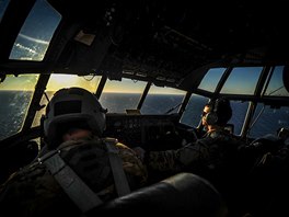 Výcvik pilot MC-130H Talon II (verze C-130 Hercules pro speciální operace,...
