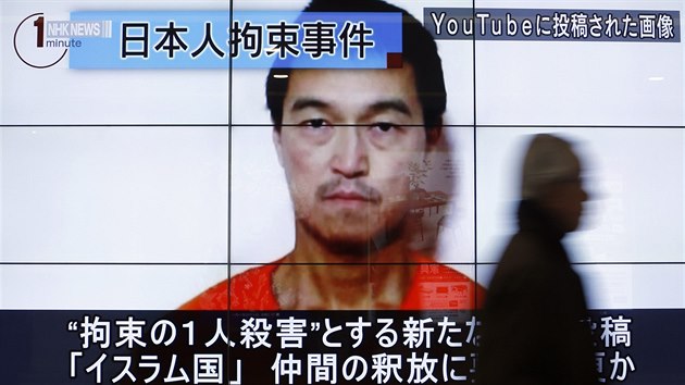 Japonsko rozruilo video s fotkou zabitho Haruny Jukawy. Pravosti videa v i vlda. (25. ledna 2015)