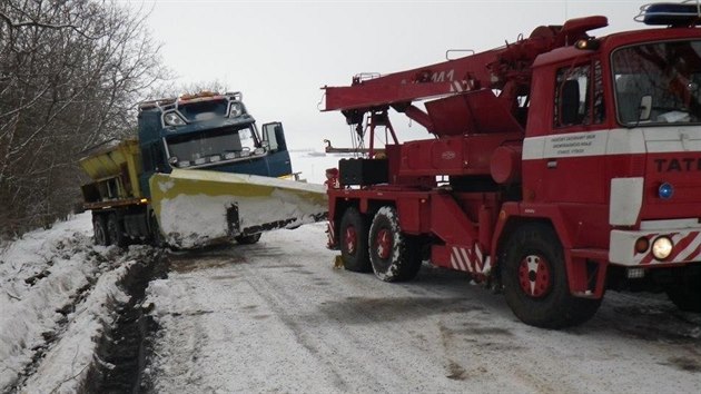 Sypa sjel na Vykovsku do pkopu. Vyproovali ho hasii (29. ledna, 2014).