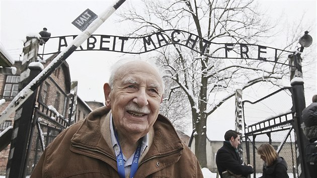 Svět si připomíná 70. výročí osvobození koncentračních táborů v Osvětimi. (26. ledna)