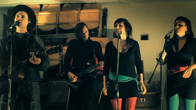 Johannes Benz v klipu Far, Far