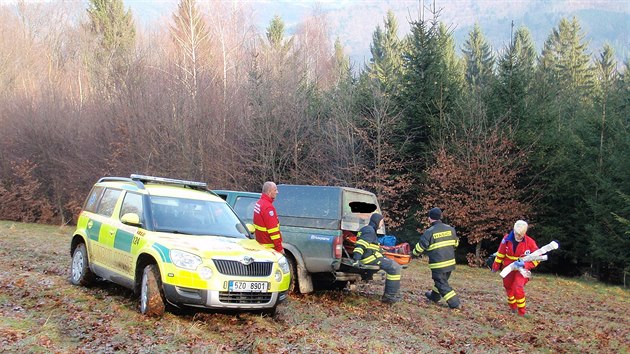 Zchranm pomohl s pepravou znm zrannho mue se svm ternnm vozem.