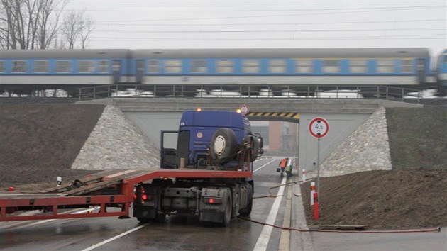 Dky novmu vjezdu do prmyslovho arelu u se tk nkladn auta zcela vyhnou Otrokovicm.