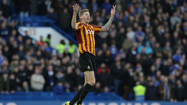 Jon Stead z Bradfordu slav gl proti Chelsea.